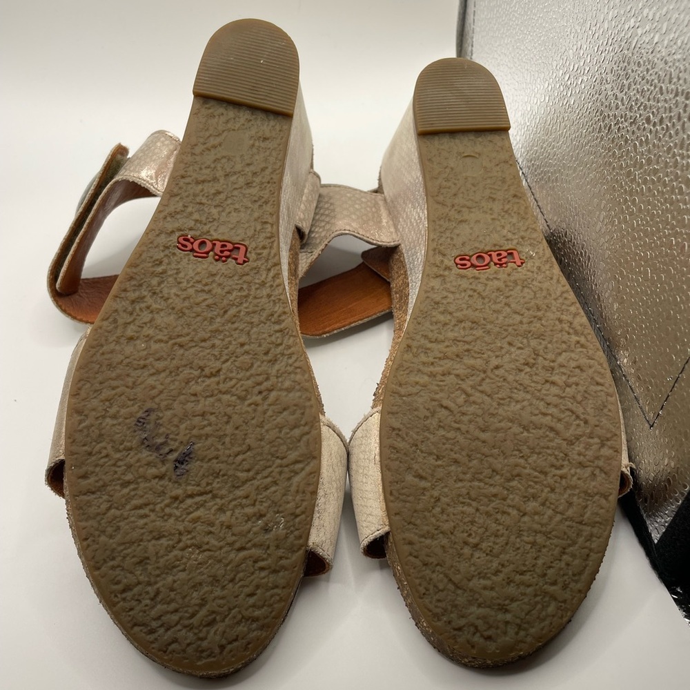 Blowout special -- 2 pairs of gorgeous "Carousel" Taos sandals for one price! - Picture 7 of 8
